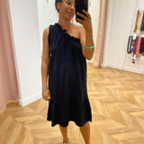Robe Viserino VILA Black Beauty à encolure asymétrique