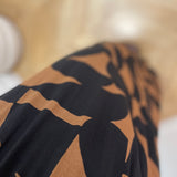 Robe longue graphique Shelly - Chocolat - GRACE & MILA