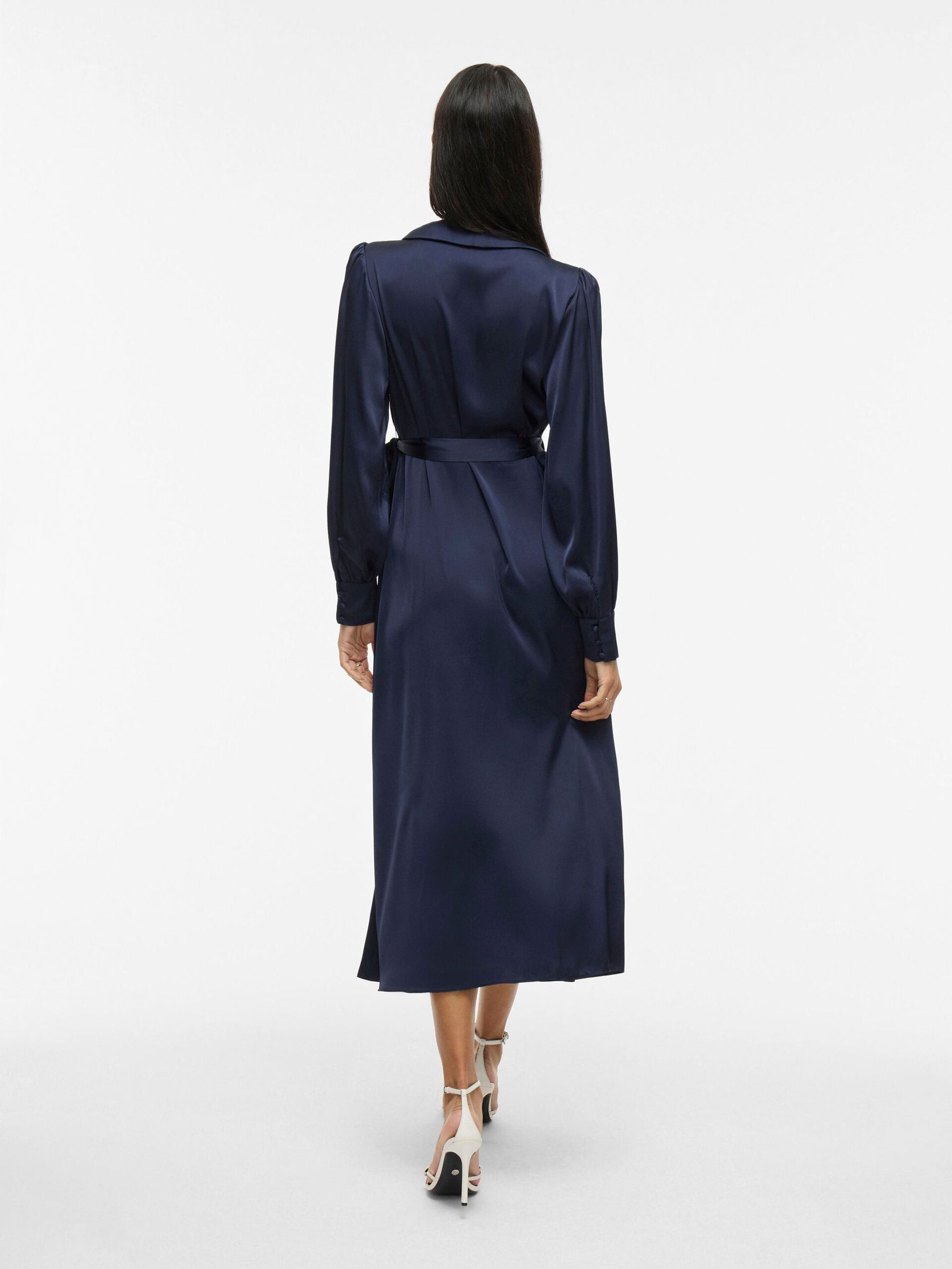 Robe mi-longue VILA Navy Blazer – portée de dos