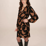 Robe courte graphique Selia - Chocolat - GRACE & MILA