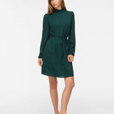 Robe courte VILYRI VILA vert sapin – portée de trois quarts face