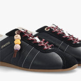 Baskets EVE SNEAKER W ARMISTICE noires – détail cuir, lacets bordeaux et perles