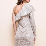 Robe courte ivoire à sequins