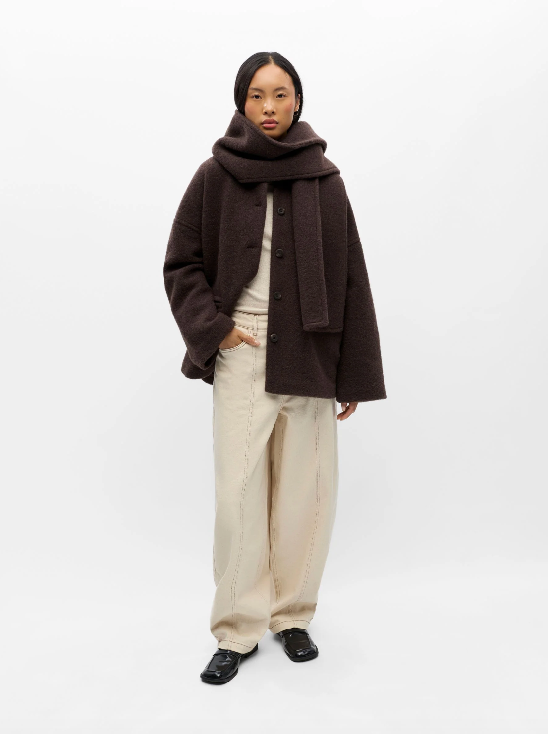 Veste OBJMAISE OBJECT marron avec écharpe – portée de face