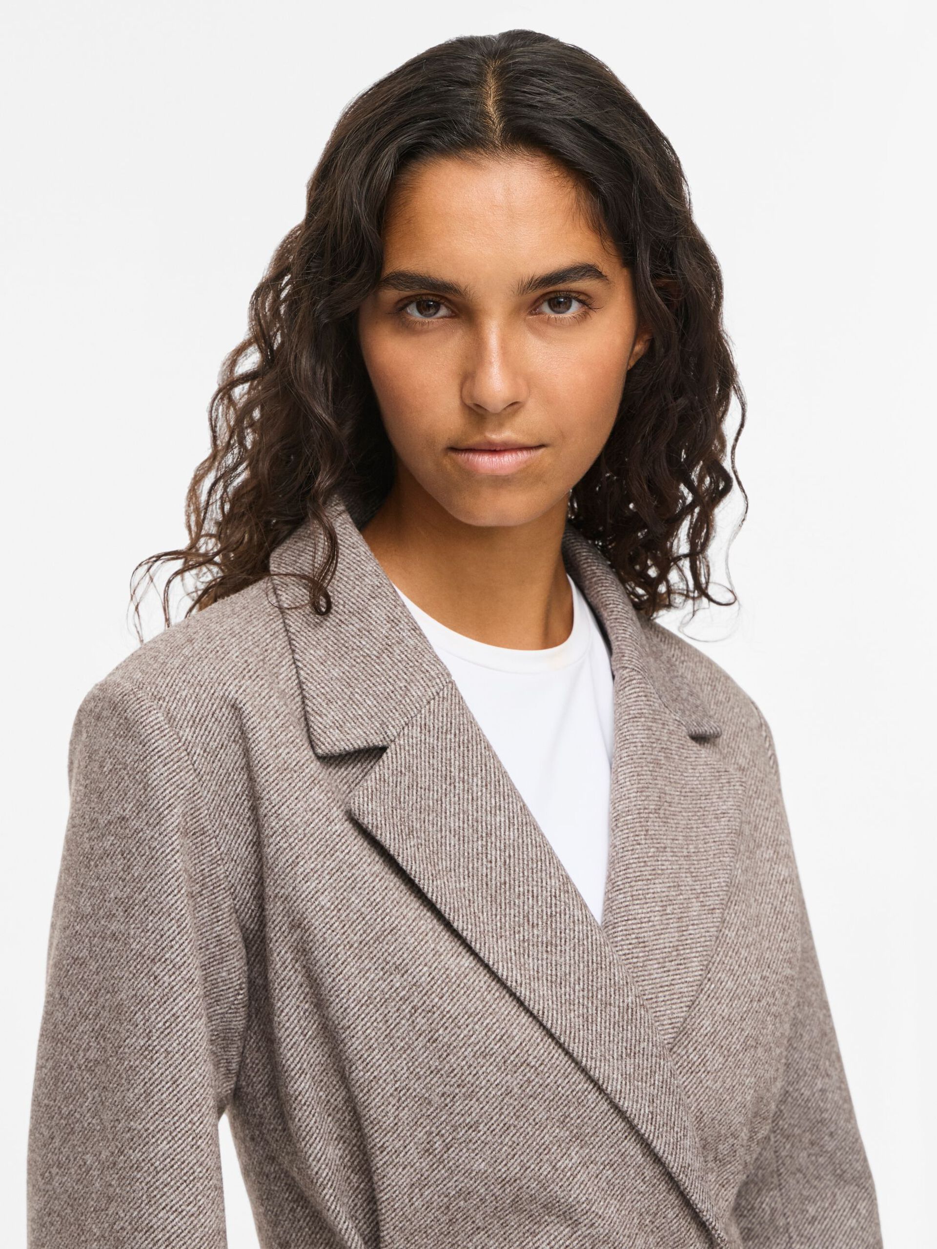Veste VISOLENE VILA Coffee Bean – détail du col tailleur