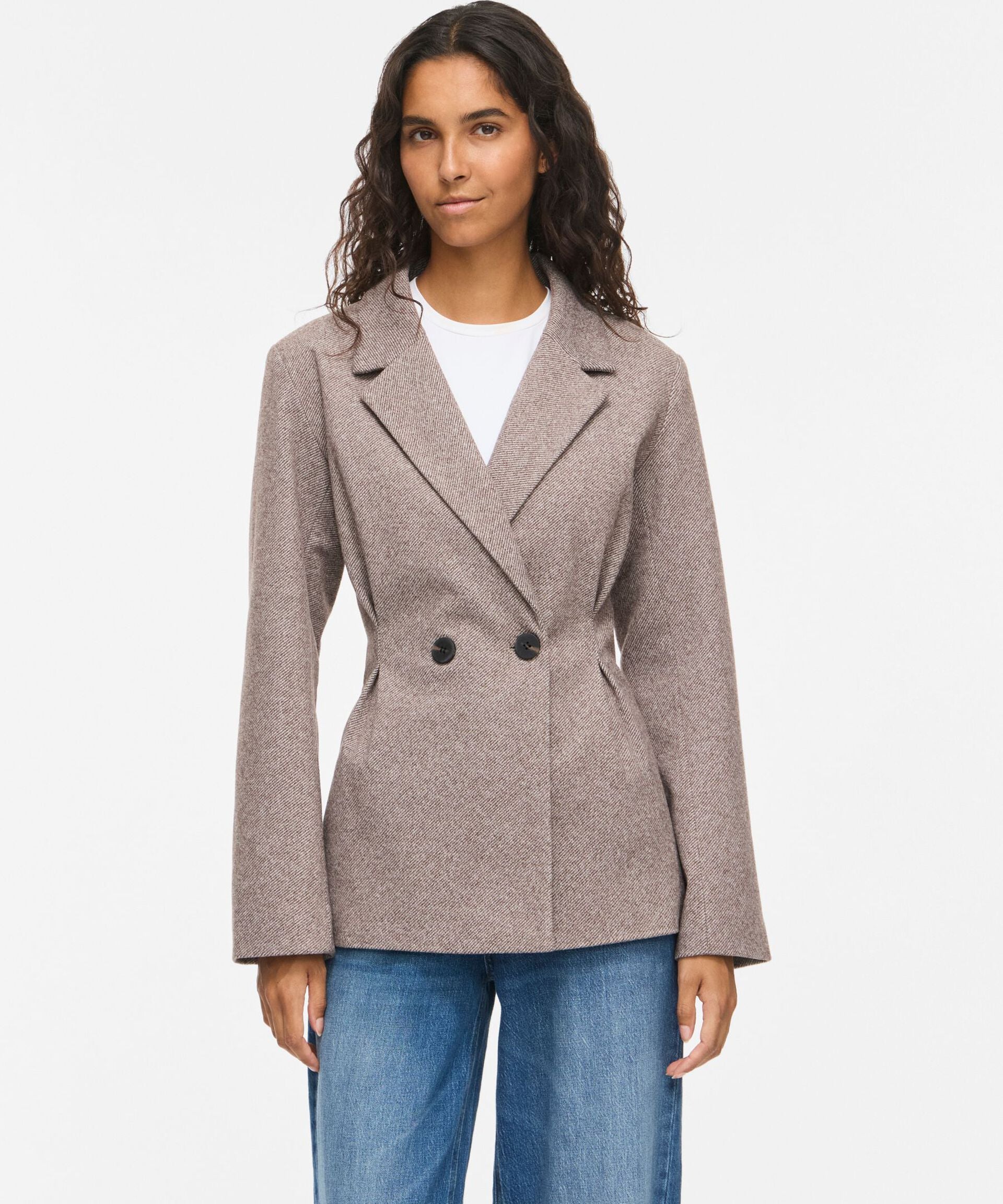 Veste blazer cintrée VISOLENE VILA Coffee Bean – portée de face