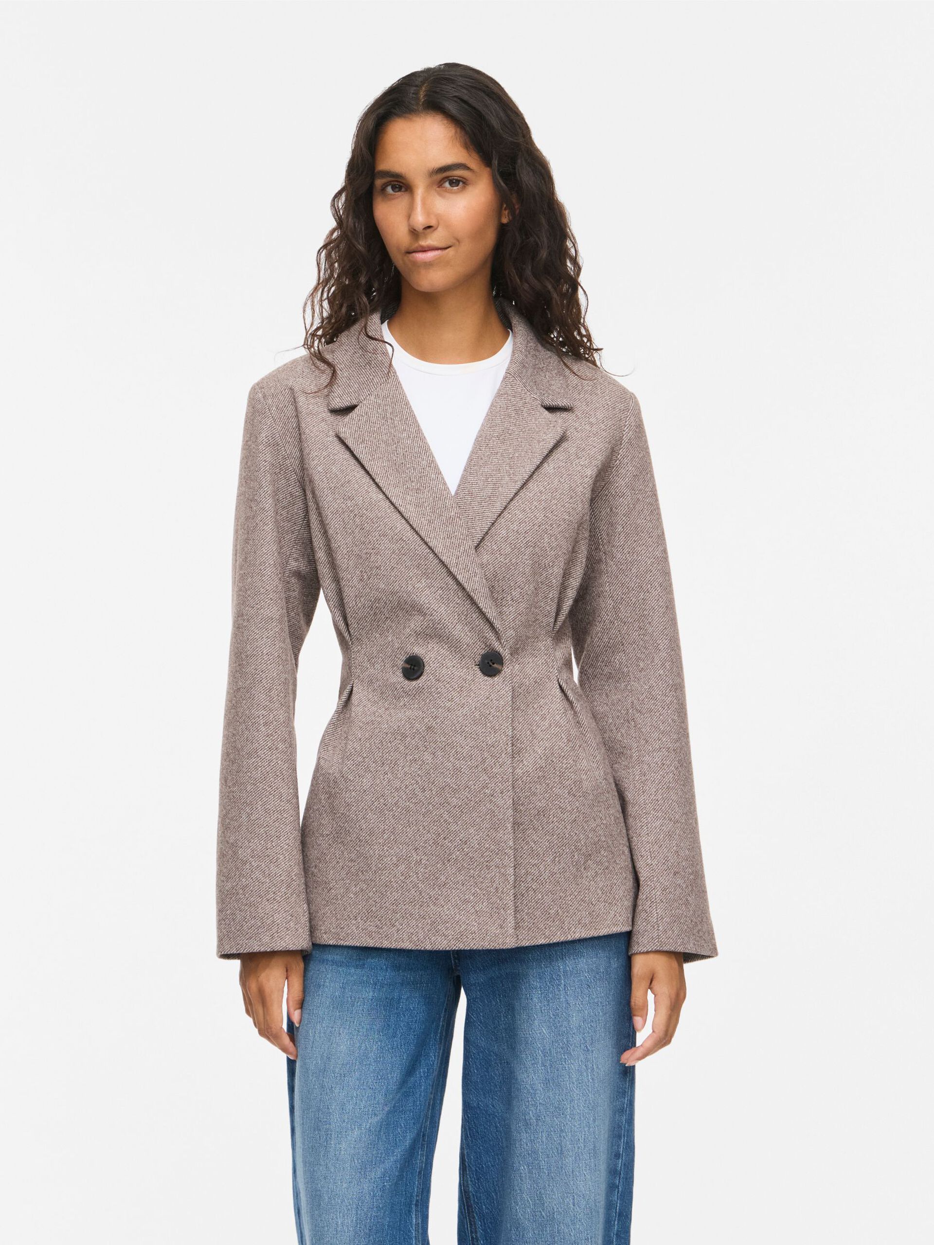 Veste blazer cintrée VISOLENE VILA Coffee Bean – portée de face